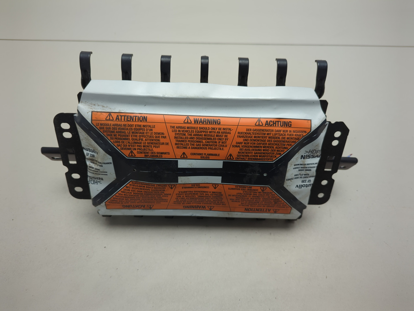 Подушка безопасности пассажирская (в торпедо)