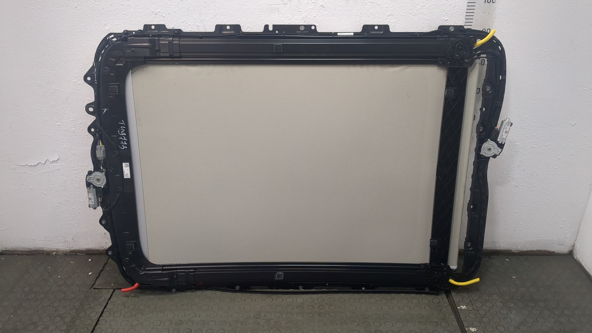 Люк в сборе электрический