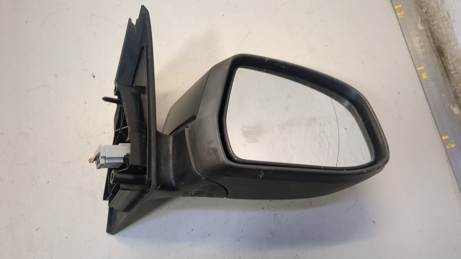 Зеркало правое электрическое