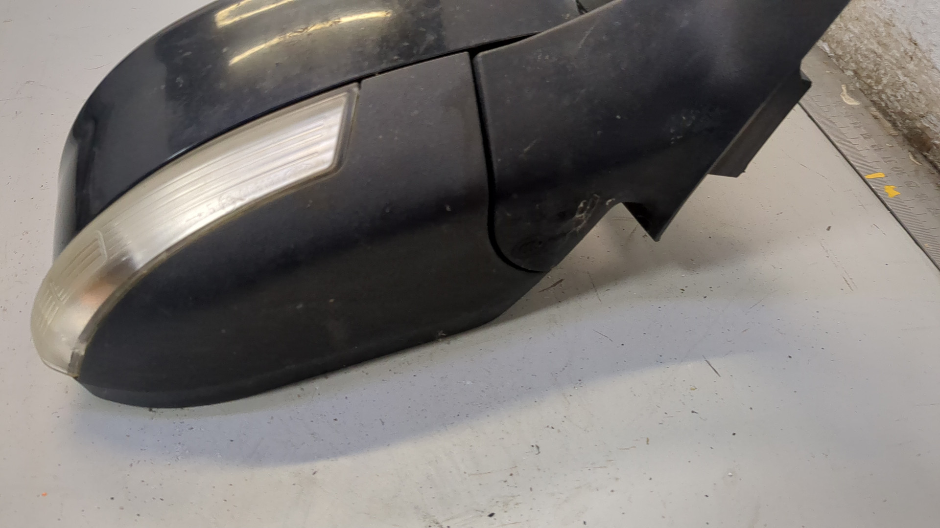 Зеркало правое электрическое