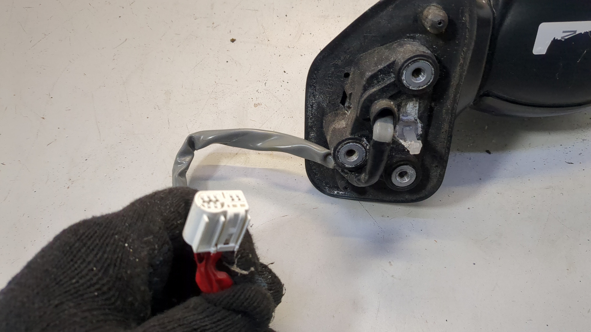 Зеркало левое электрическое