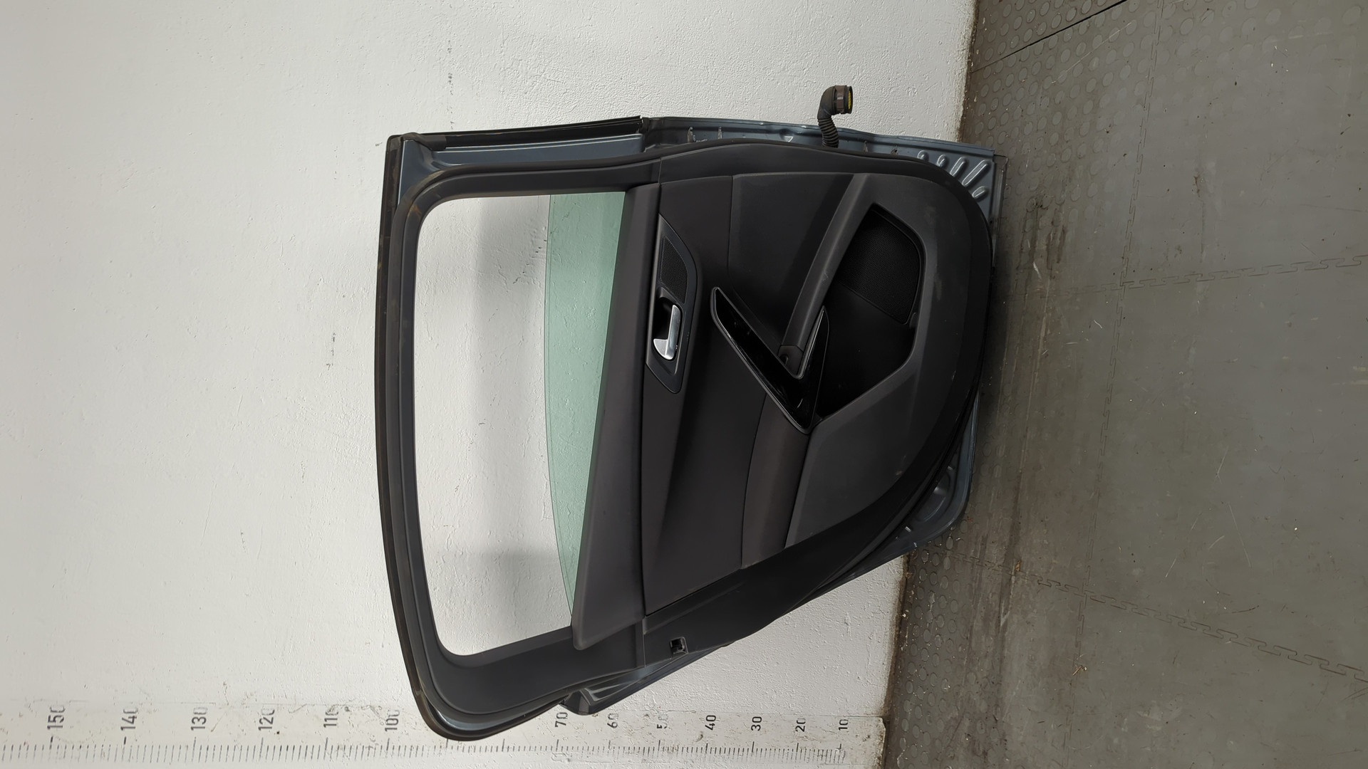 Дверь задняя левая