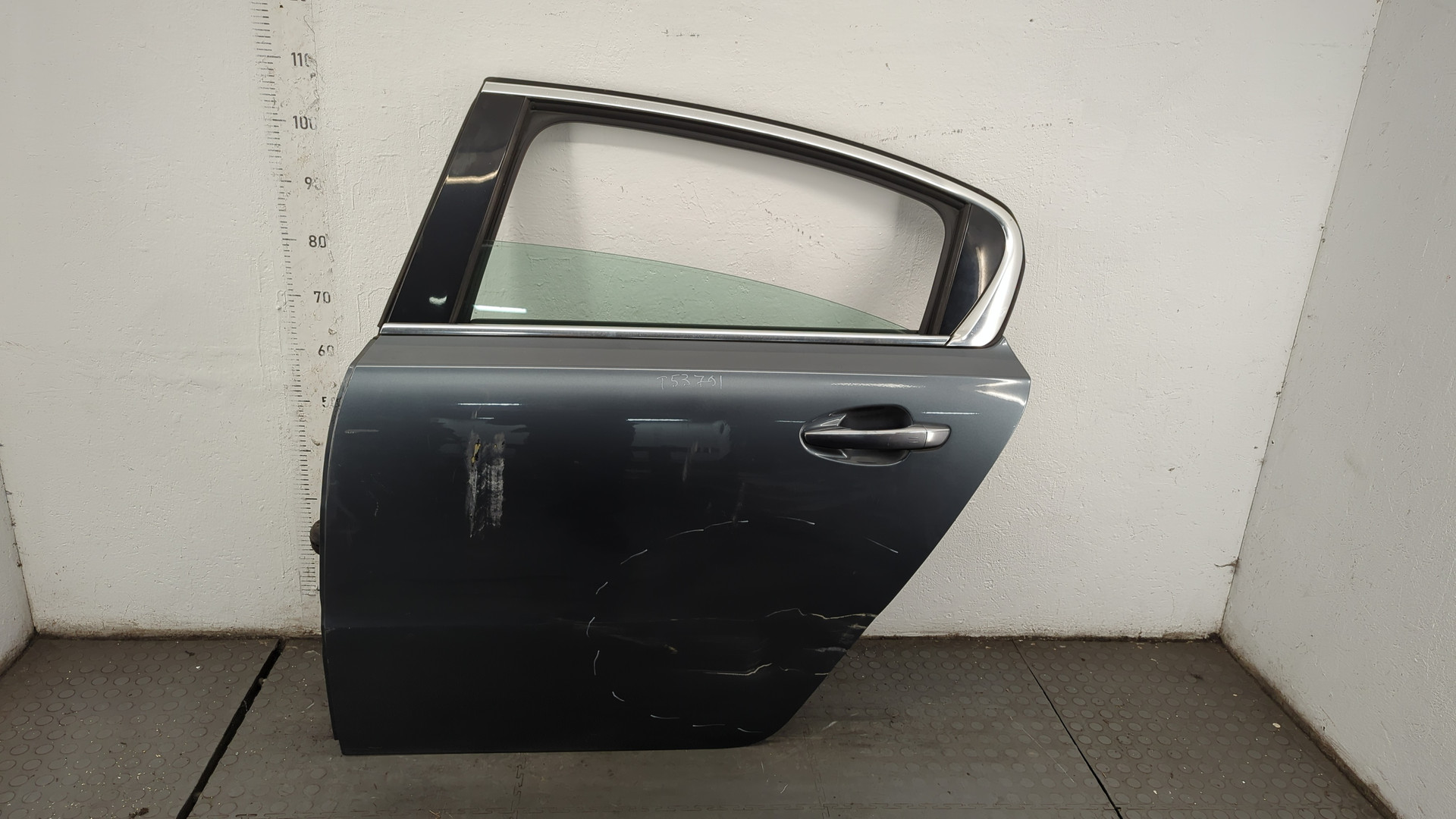 Дверь задняя левая