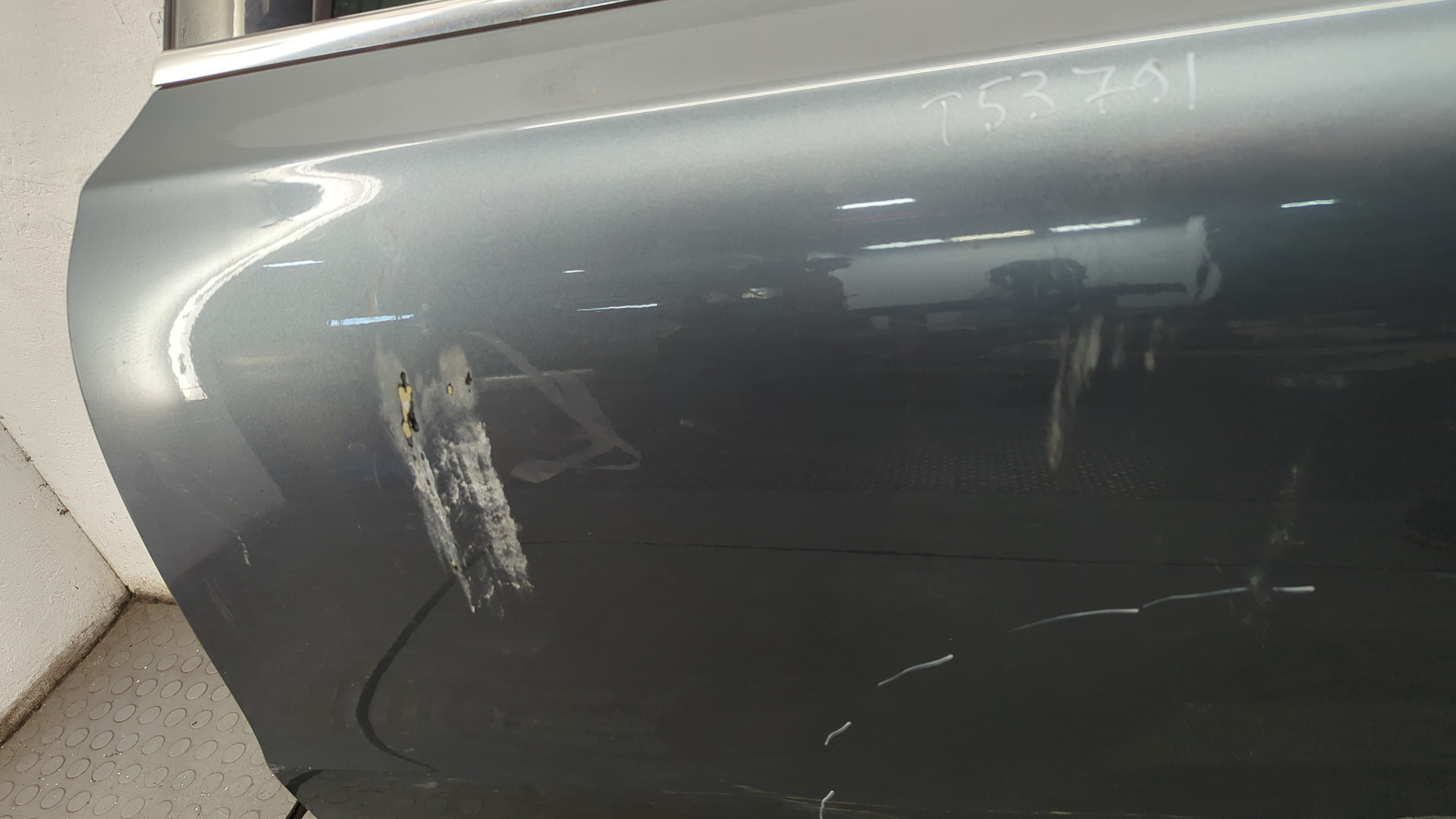 Дверь задняя левая