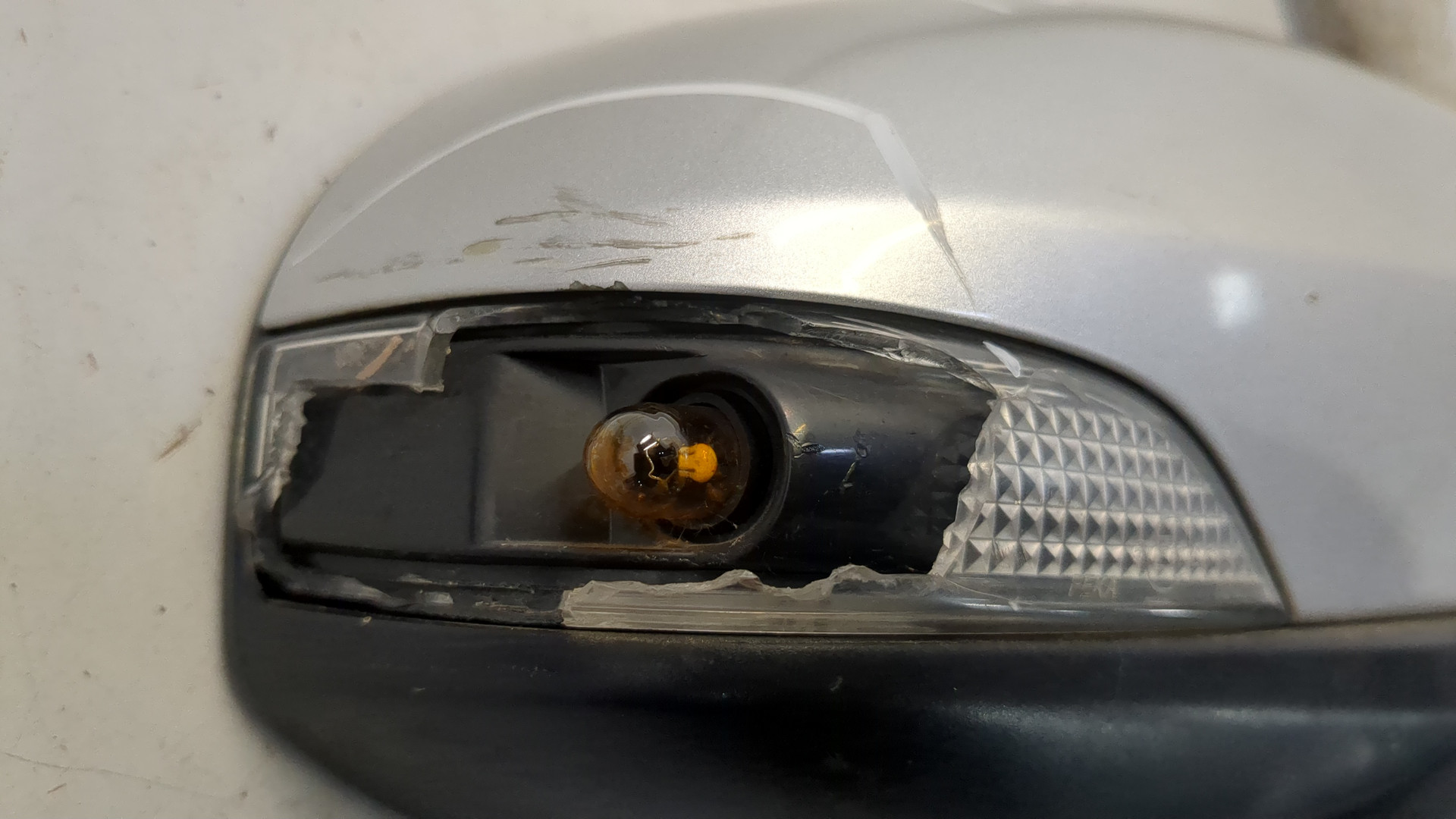 Зеркало правое электрическое