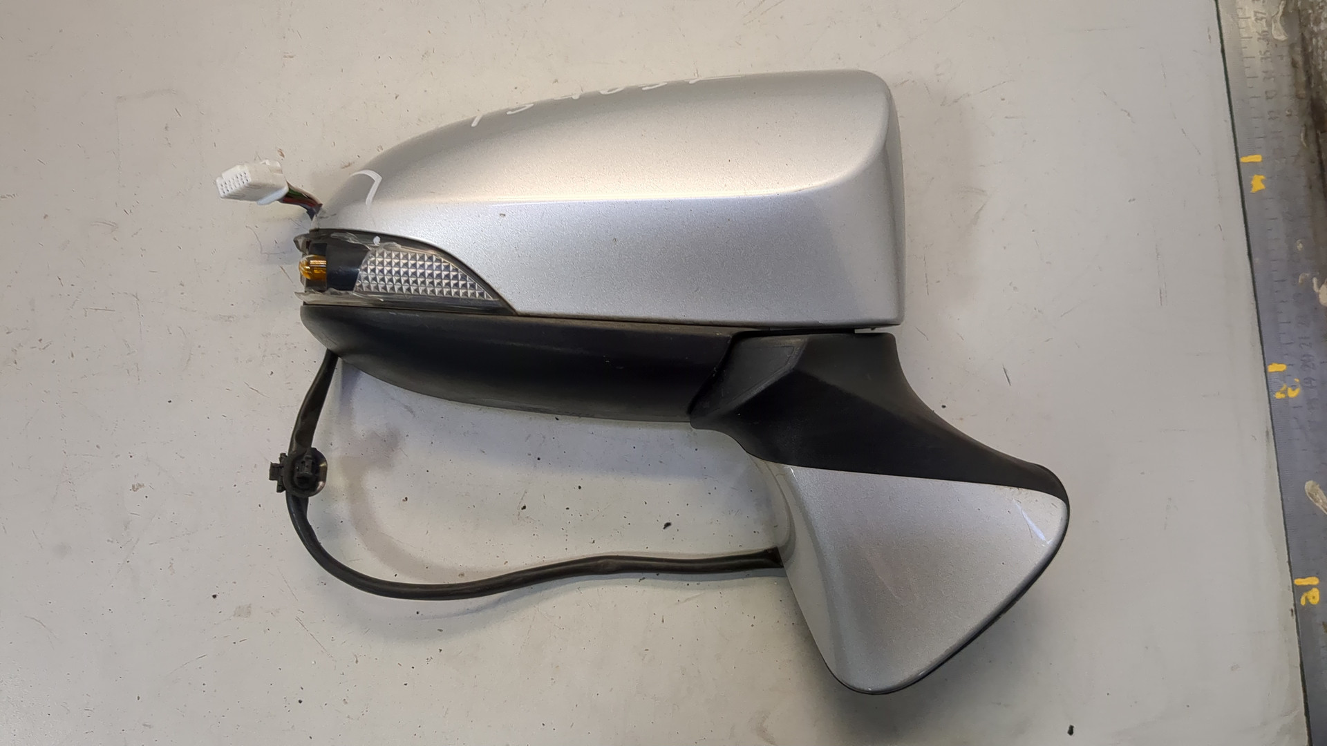 Зеркало правое электрическое