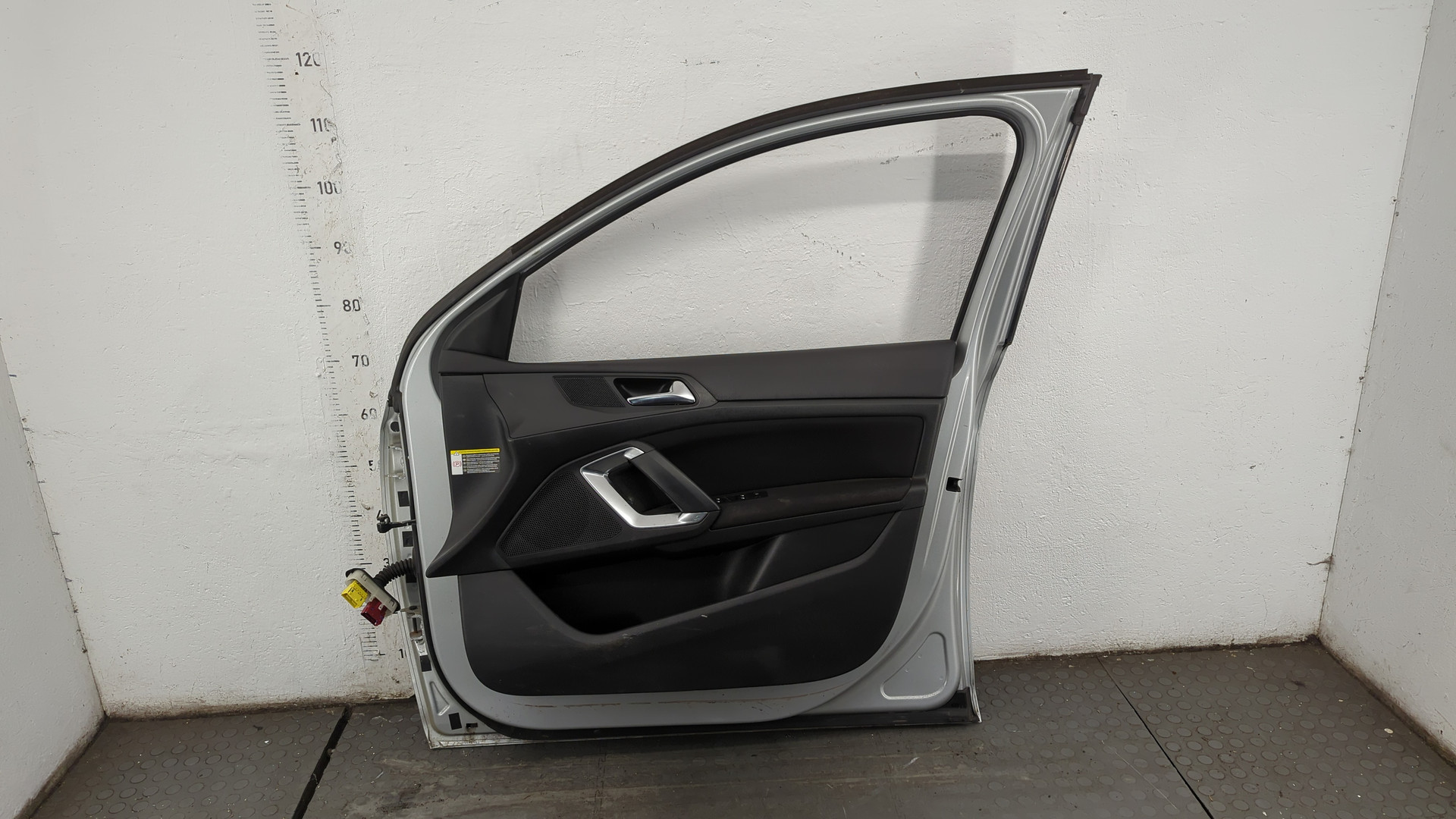 Дверь передняя правая