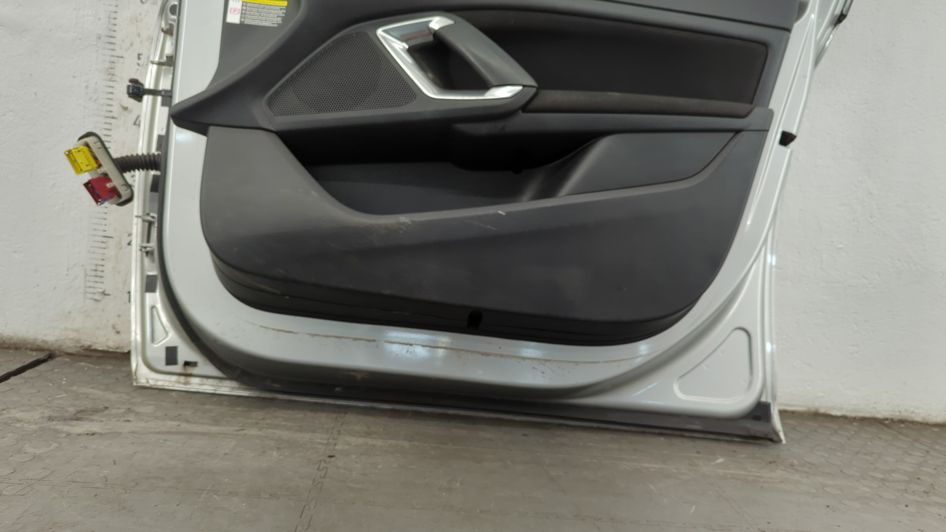 Дверь передняя правая