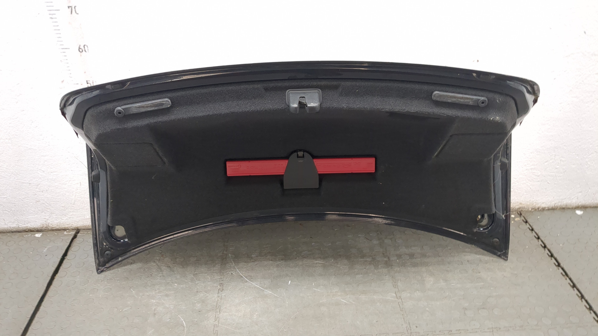 Дверь багажника