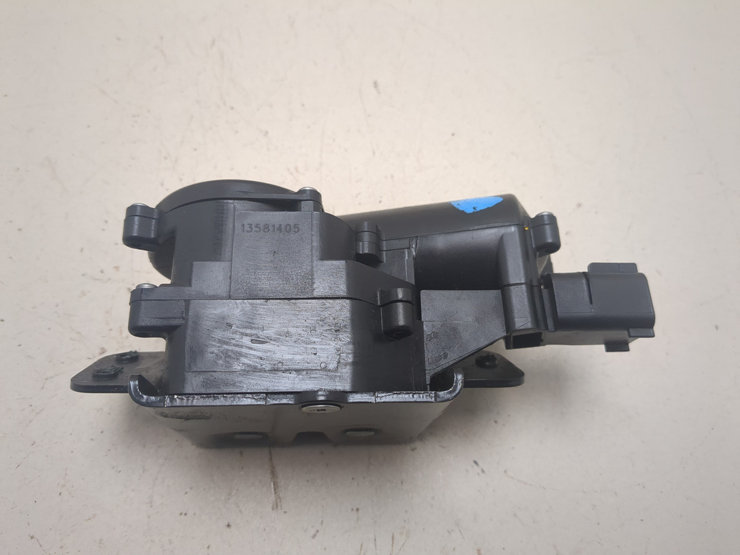 Замок багажника