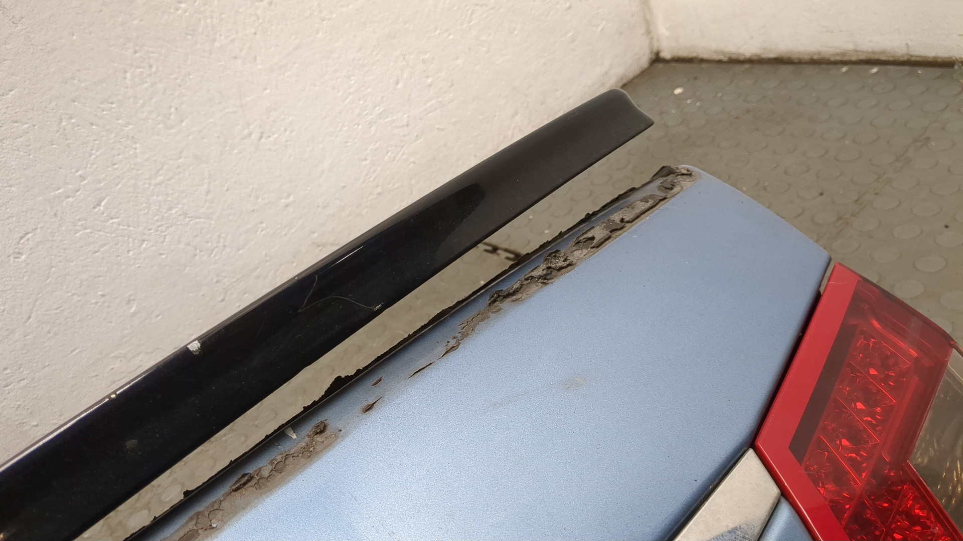 Дверь багажника