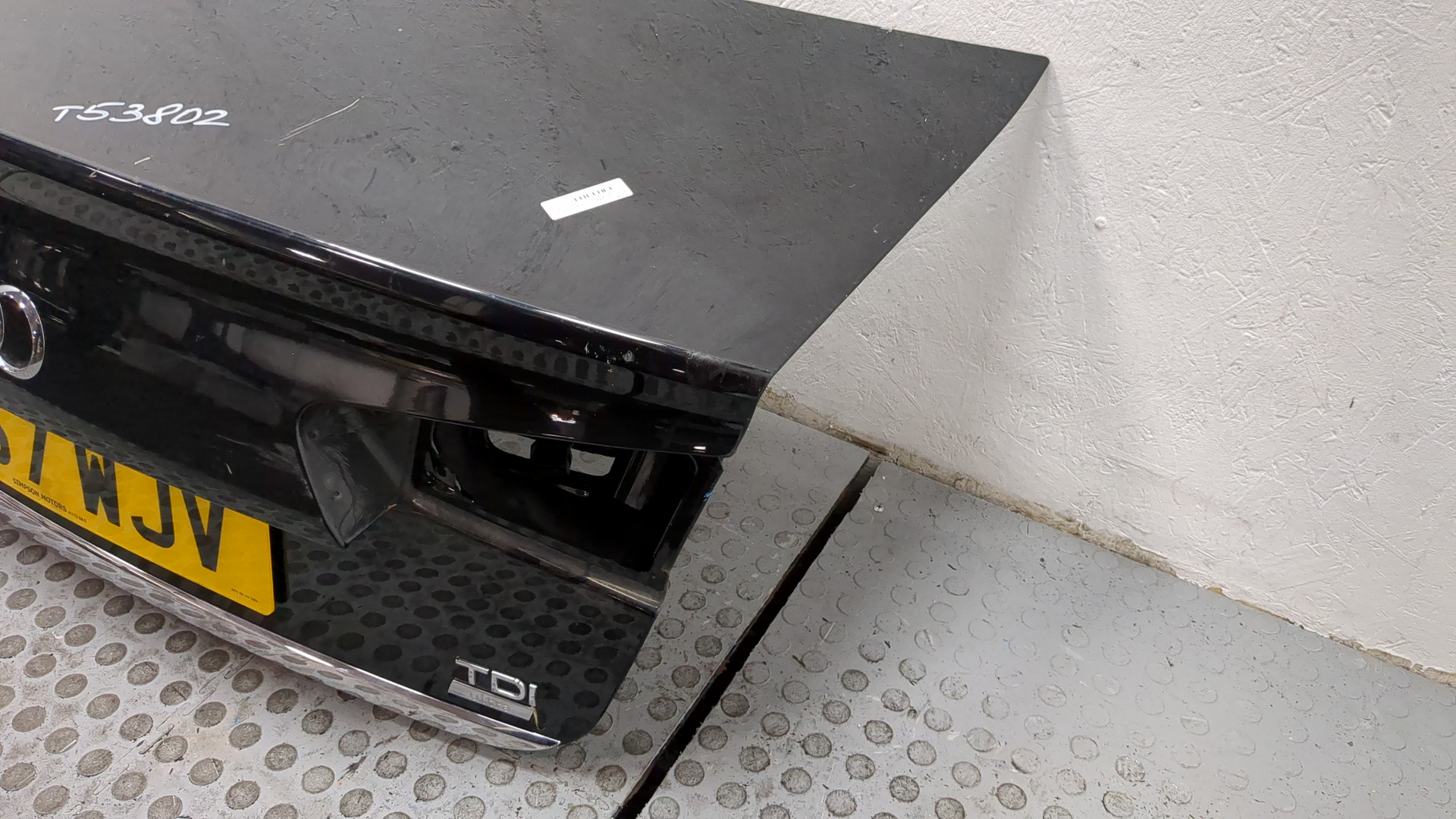 Дверь багажника