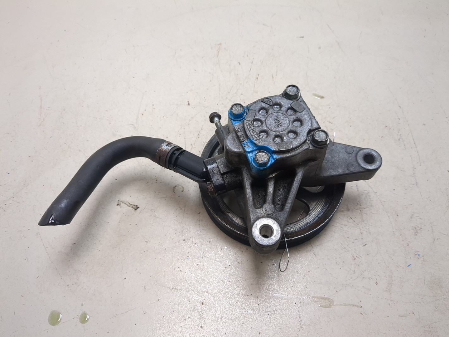 Насос ГУР (гидроусилитель руля)