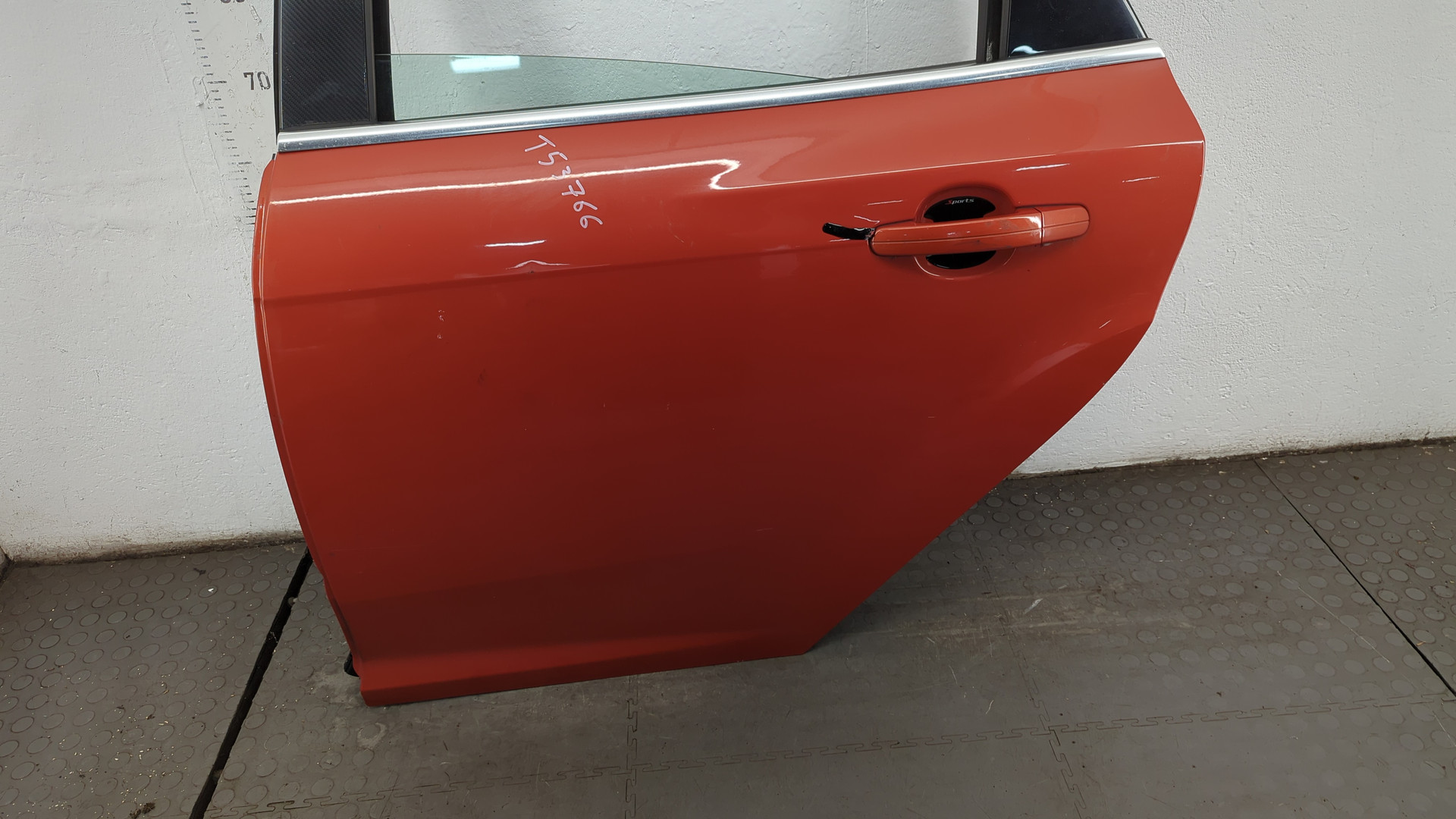 Дверь задняя левая