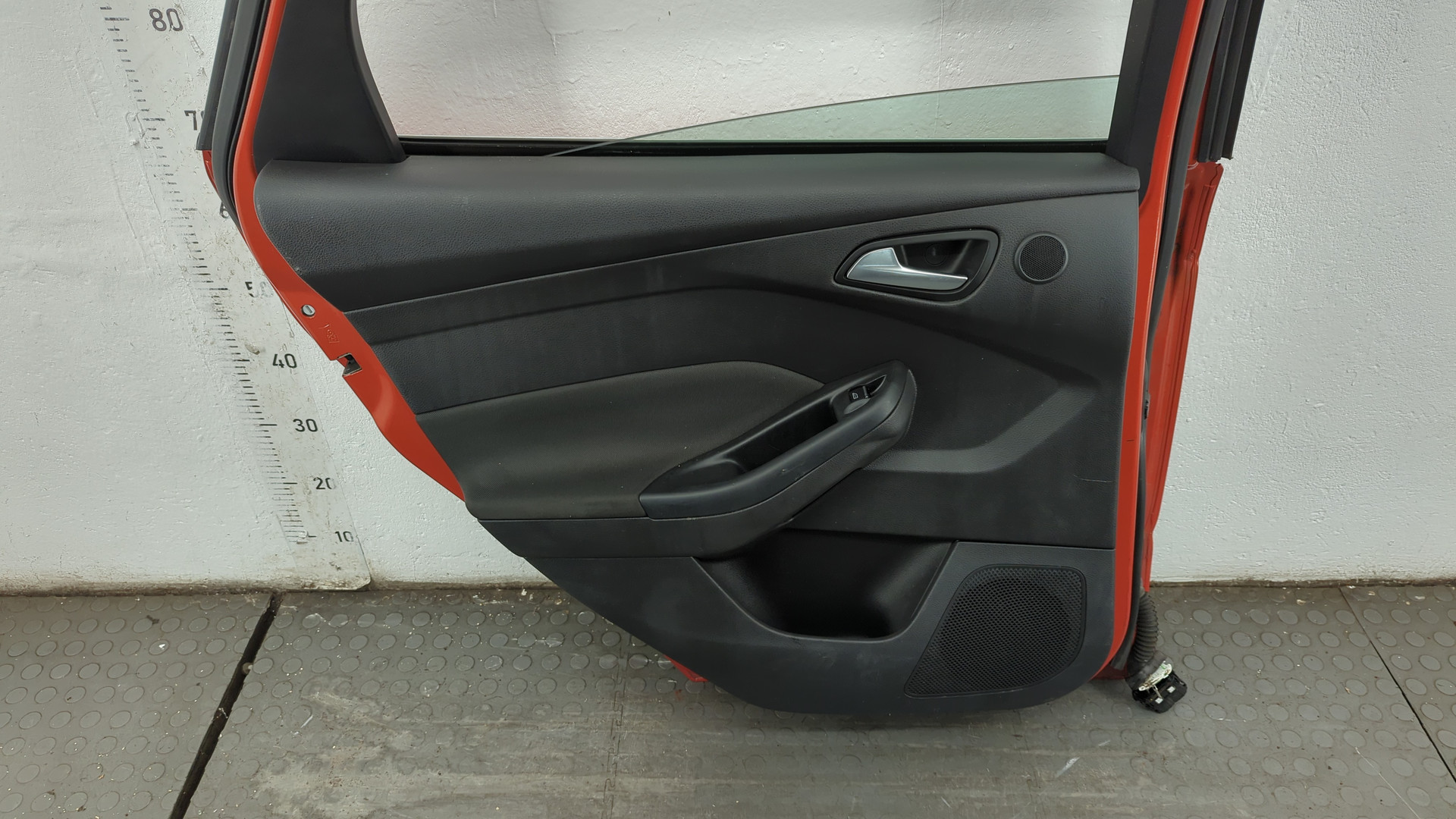 Дверь задняя левая