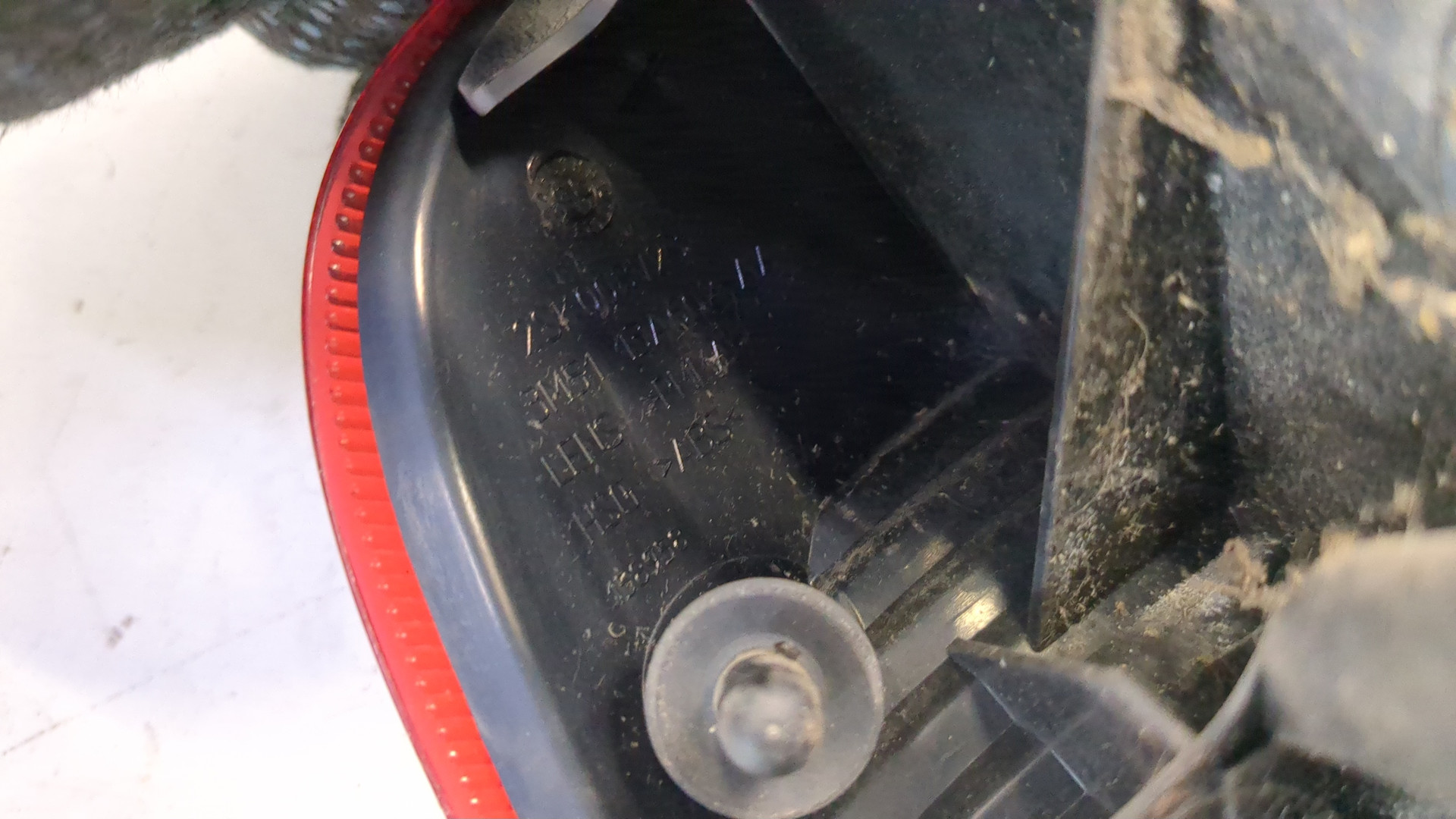 Фонарь задний правый