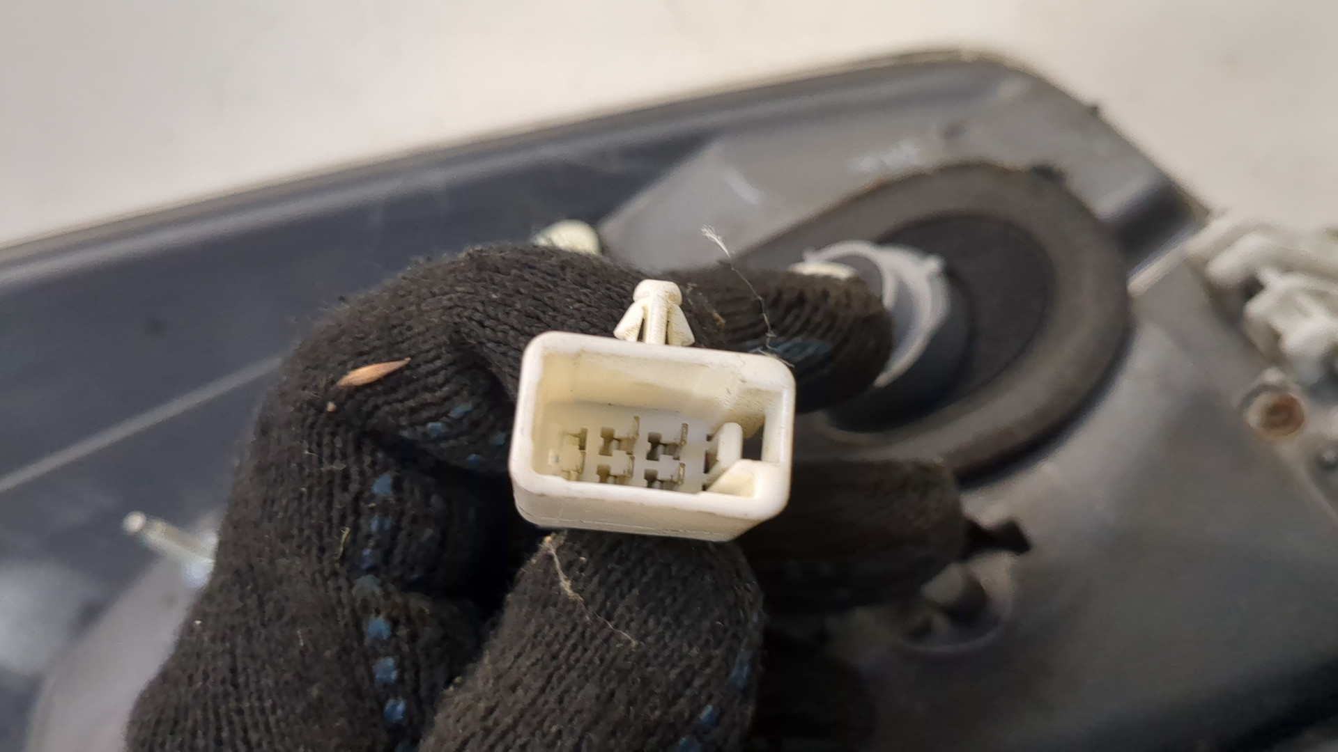 Фонарь задний левый