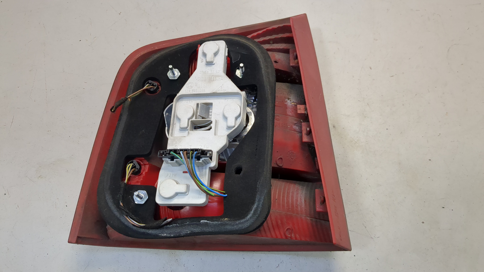 Фонарь задний правый