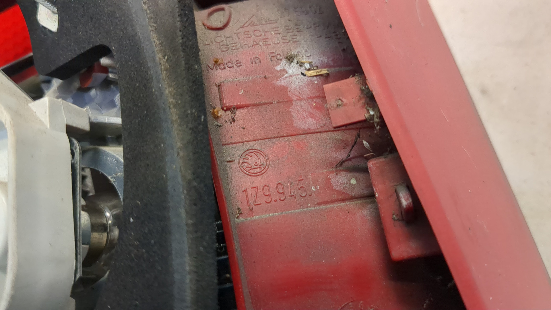 Фонарь задний правый