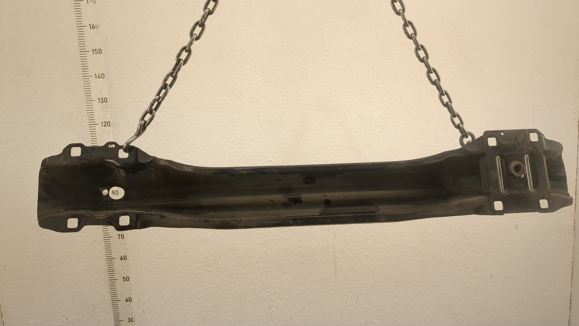 Усилитель заднего бампера