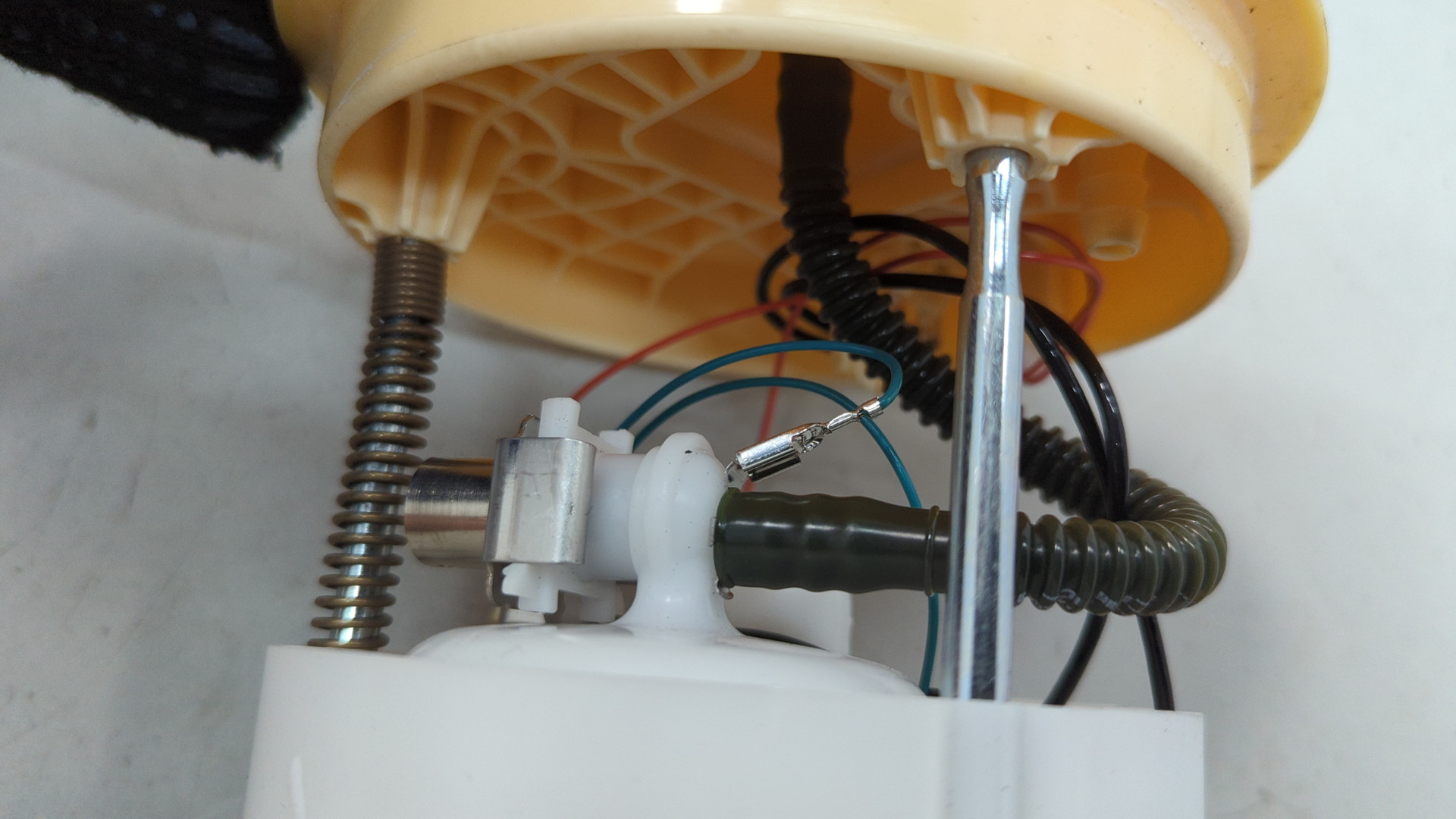 Насос топливный электрический