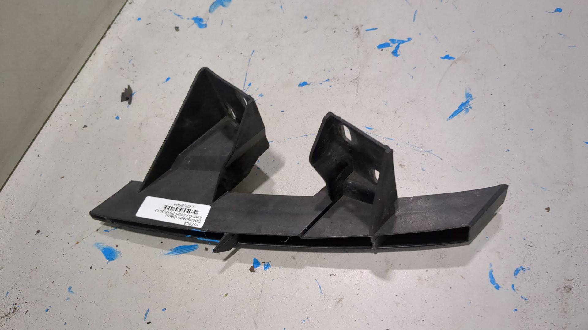 Кронштейн фар правый