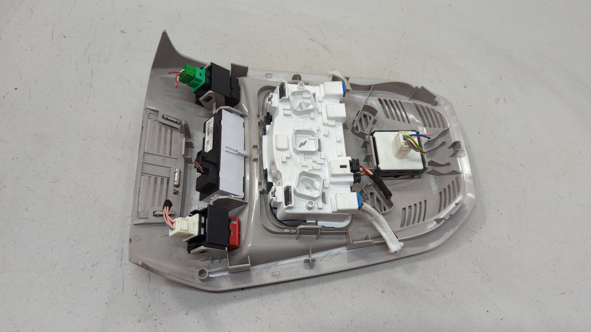 Плафон салонный