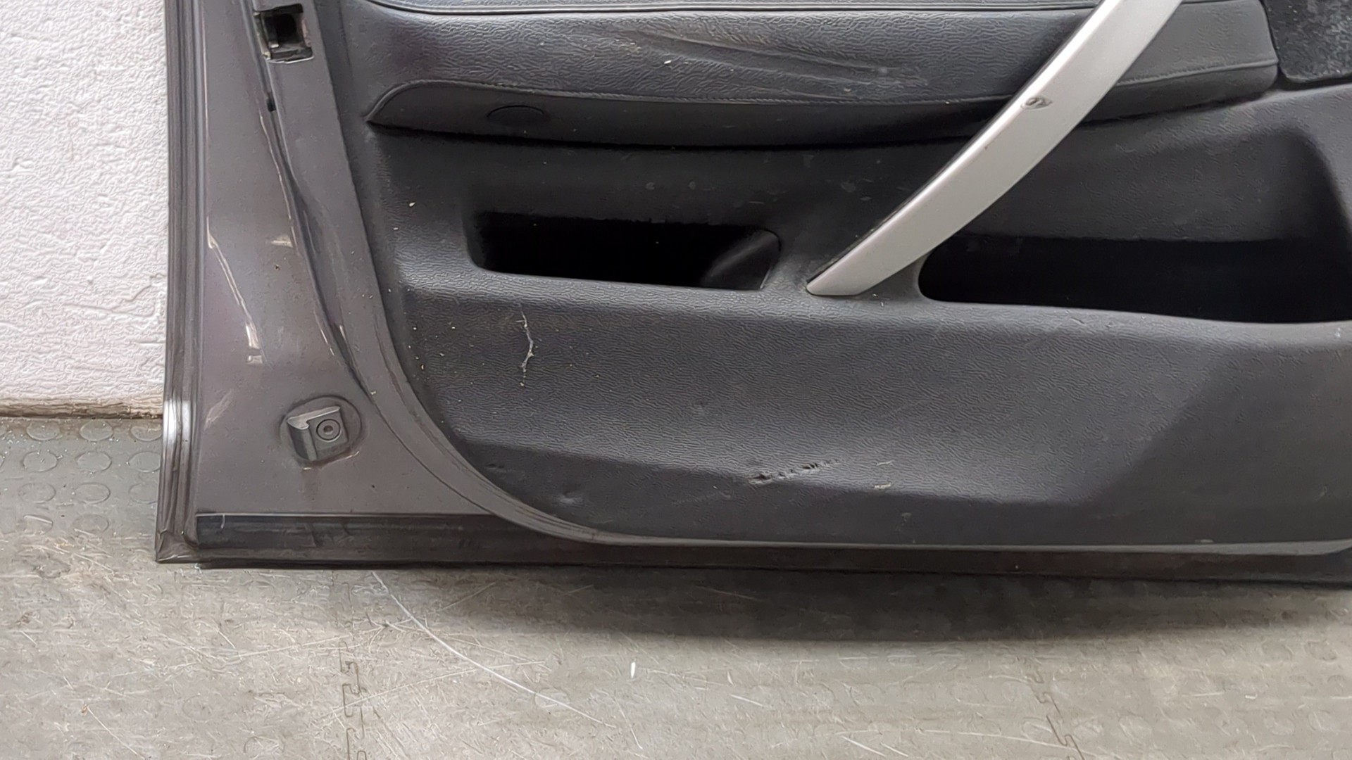 Дверь передняя левая