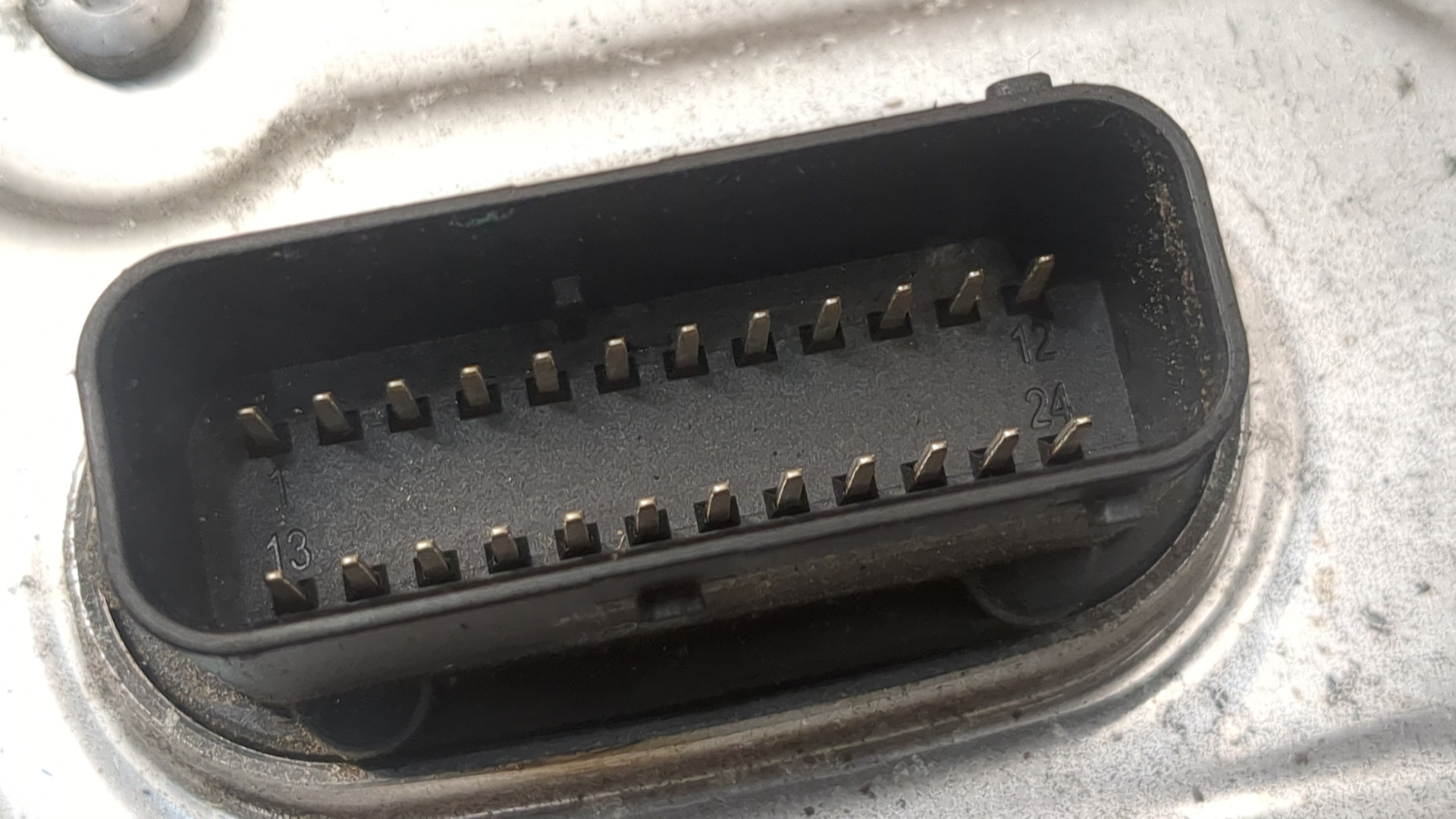 Преобразователь напряжения (адаптер)