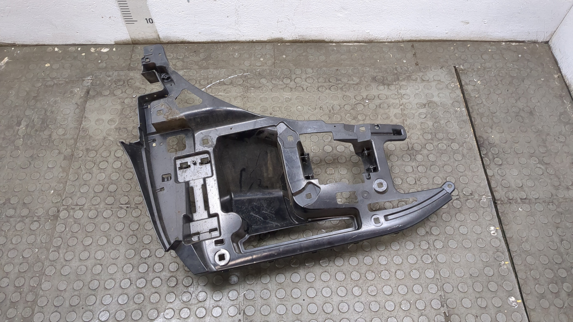 Кронштейн крепления крыла