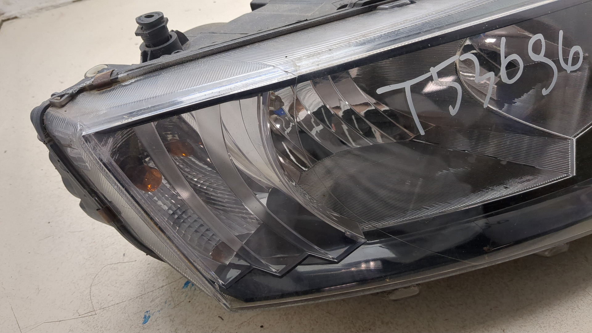 Фара правая