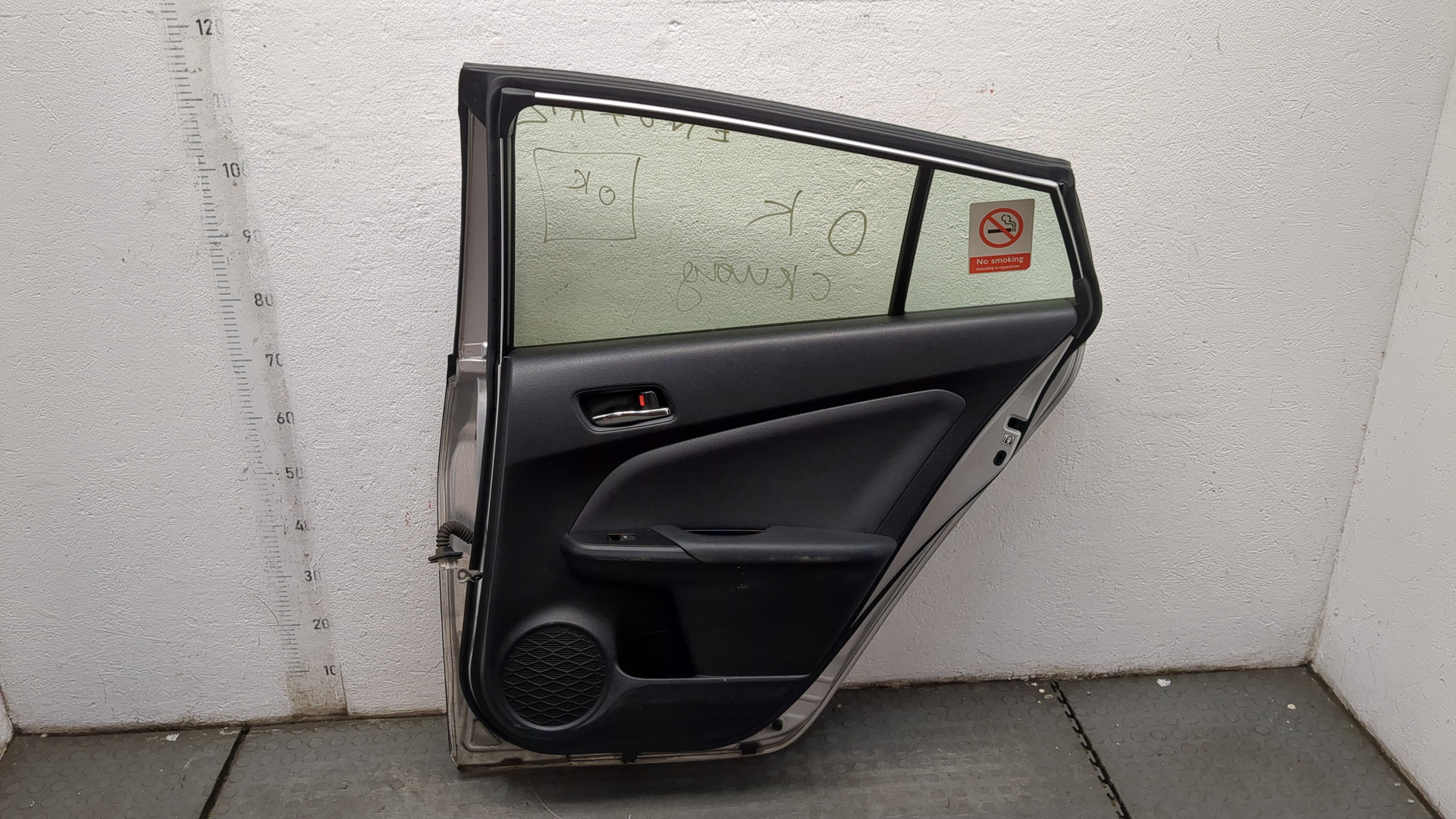 Дверь задняя правая