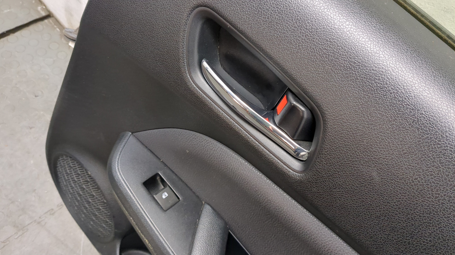 Дверь задняя правая