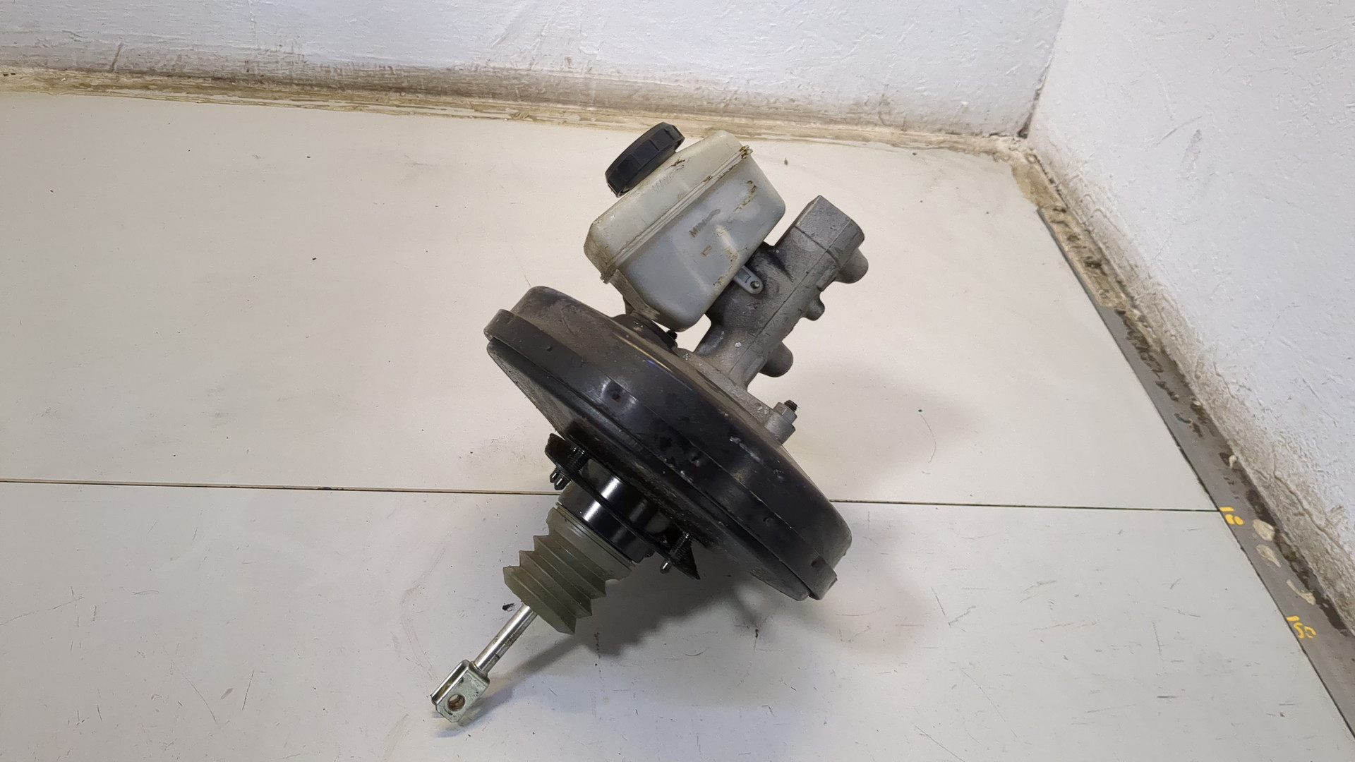 Цилиндр тормозной главный