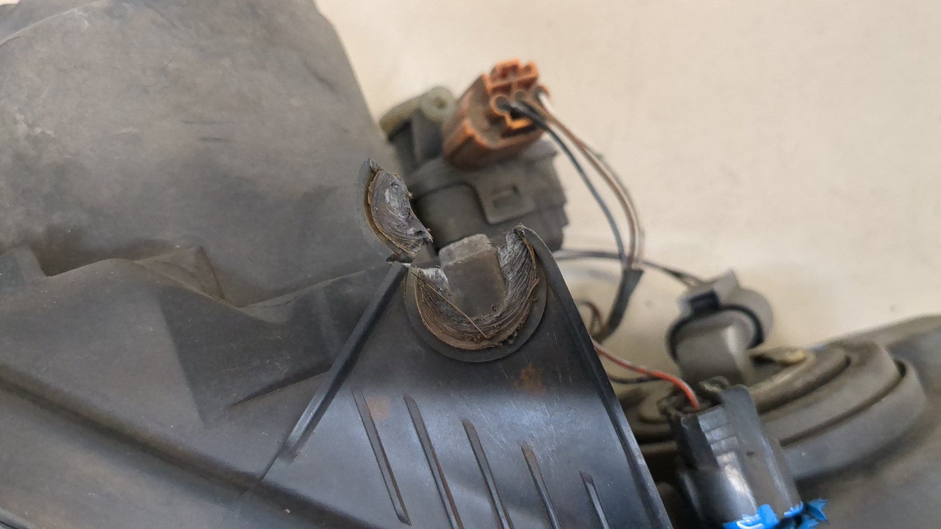 Фара правая