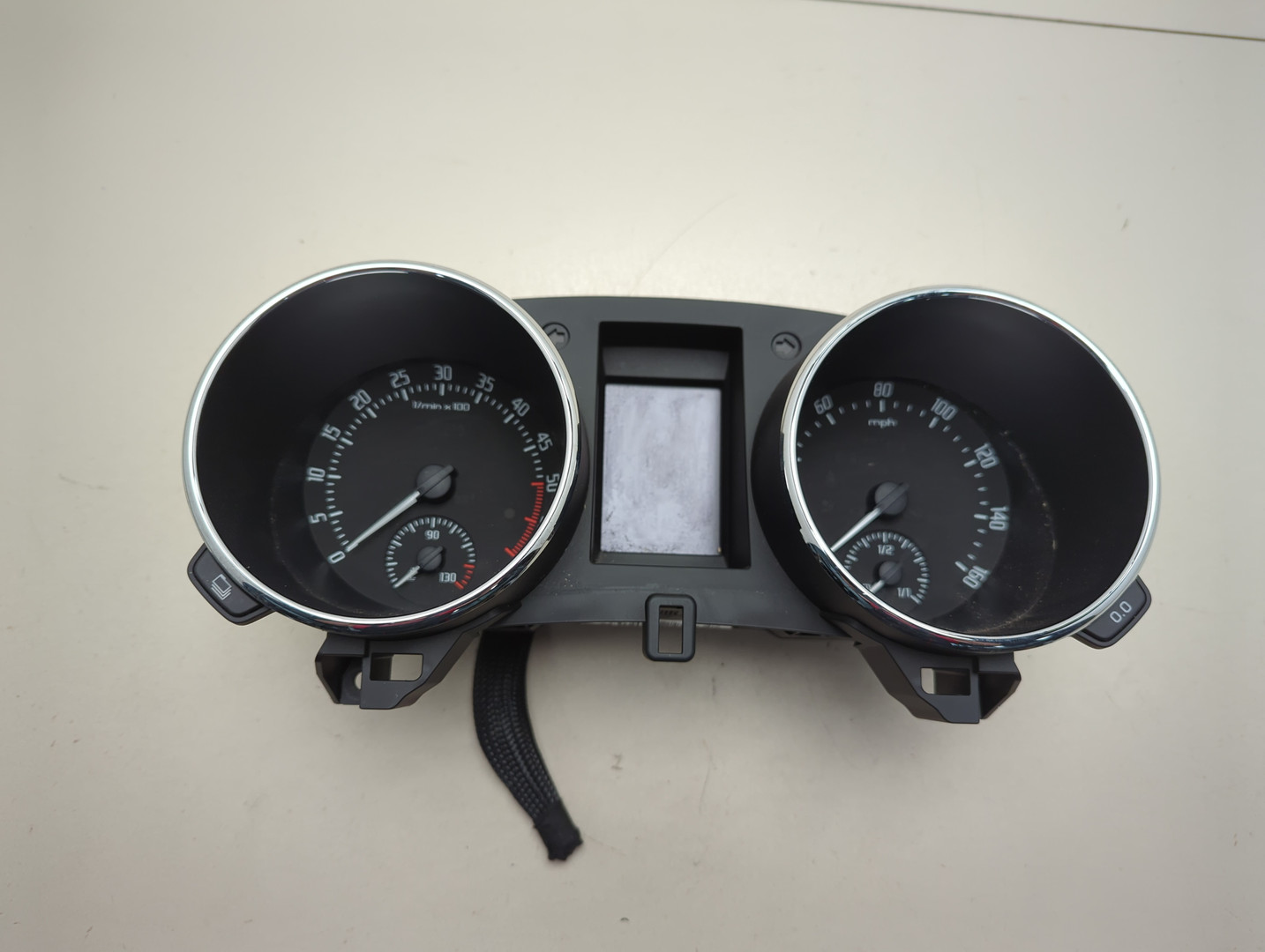 Панель приборов