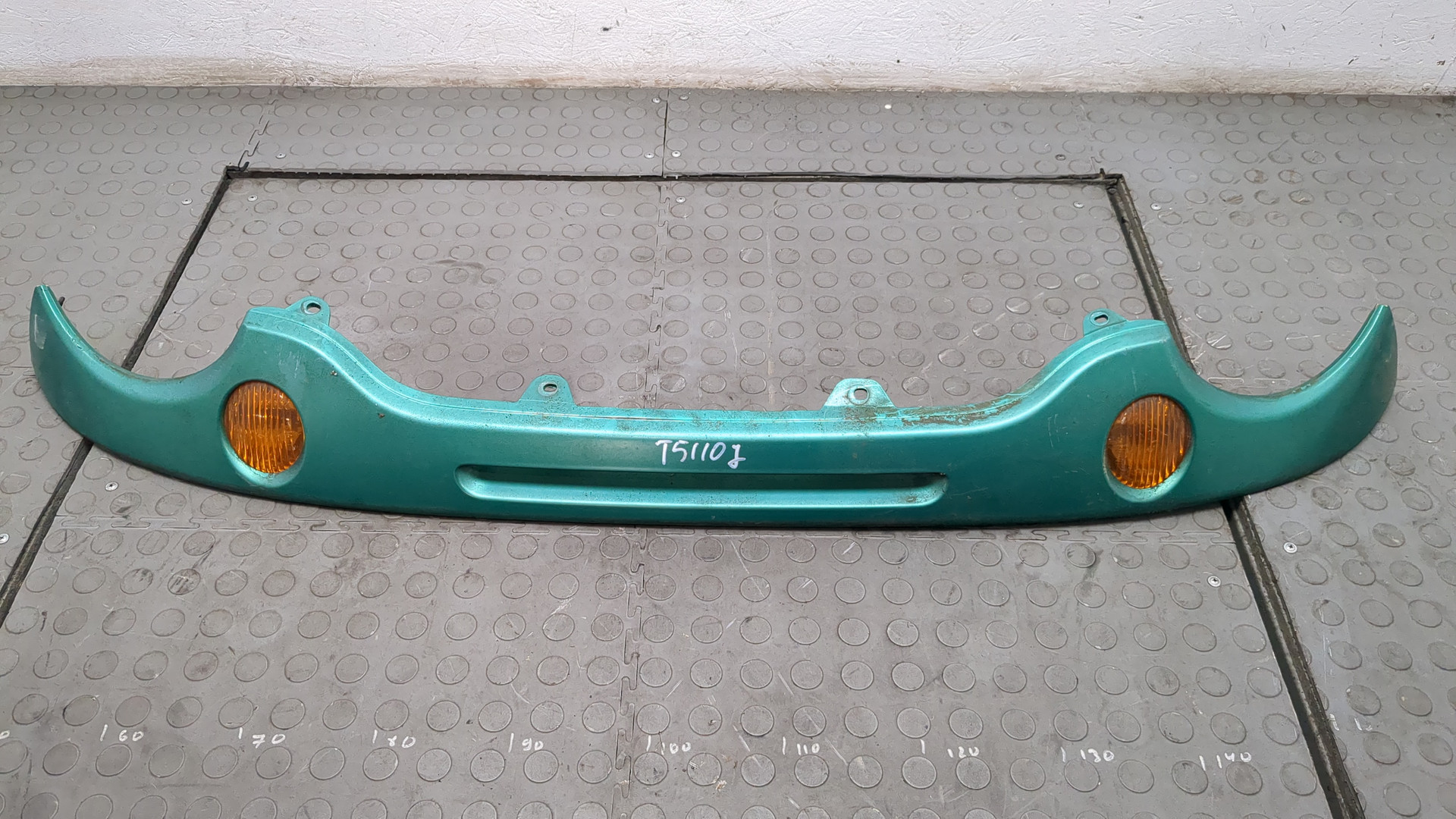 Планка под фары