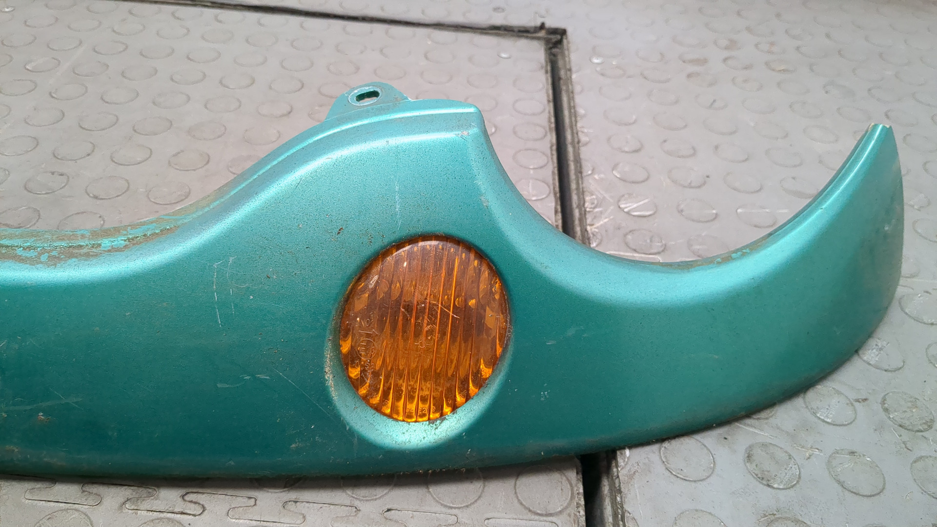 Планка под фары