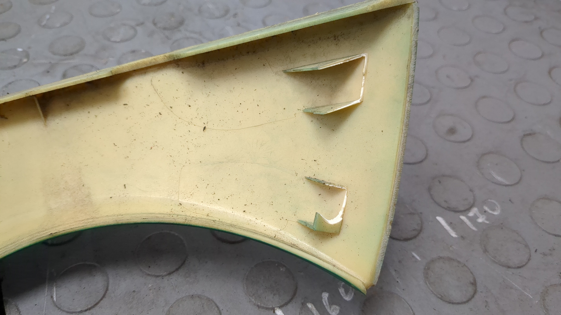 Планка под фары