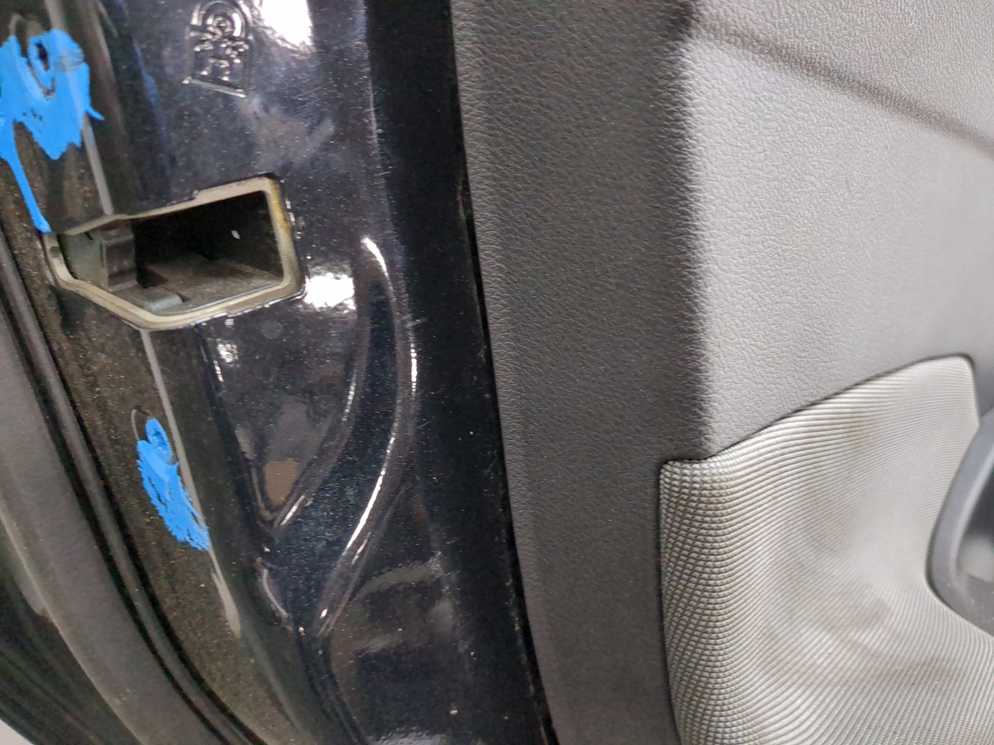 Дверь задняя левая