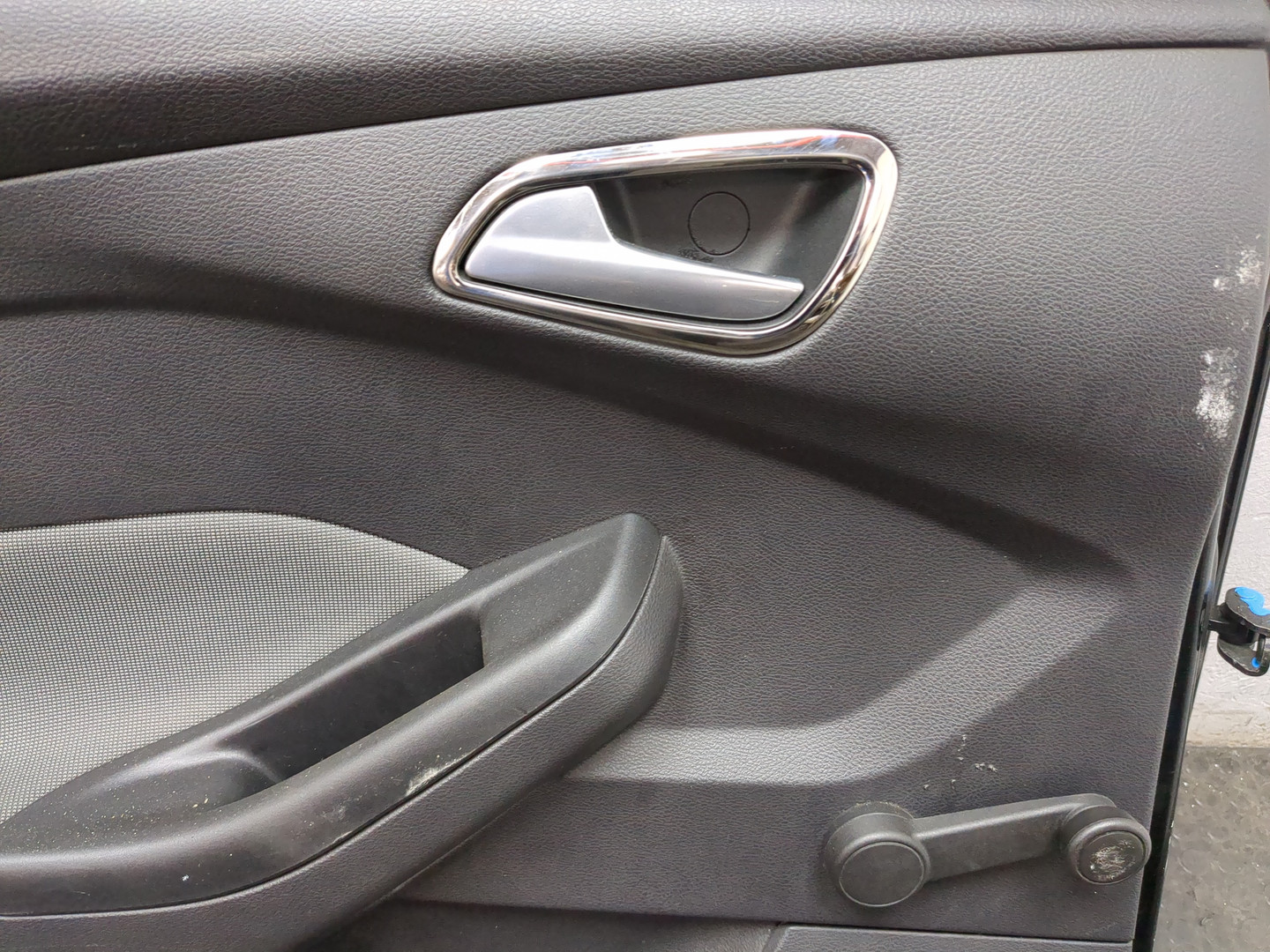 Дверь задняя левая