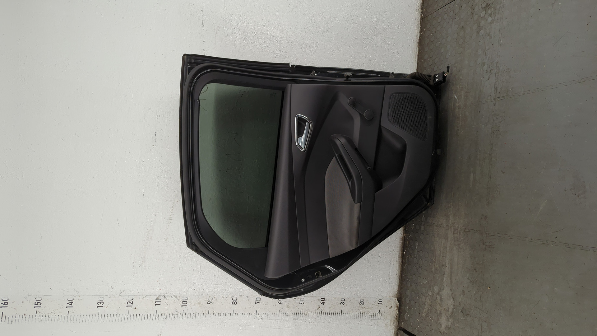 Дверь задняя левая