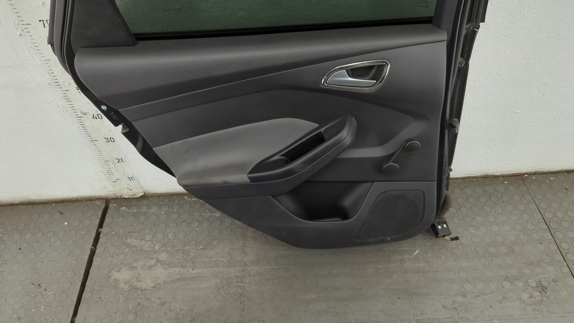 Дверь задняя левая