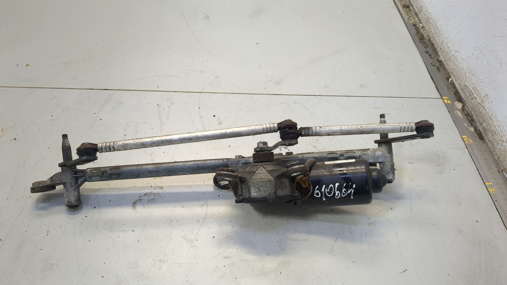 Трапеция стеклоочистителей