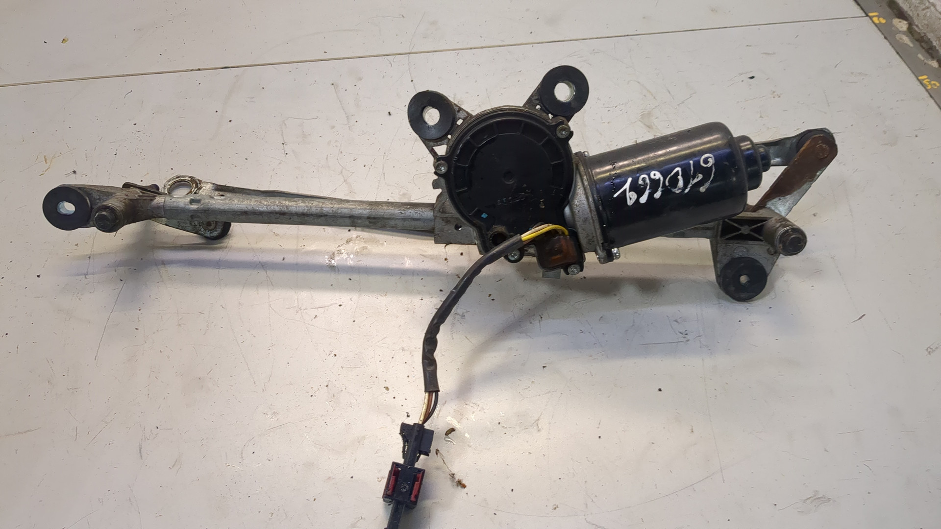 Трапеция стеклоочистителей