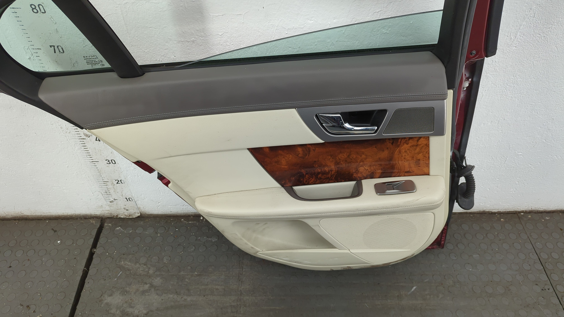 Дверь задняя левая