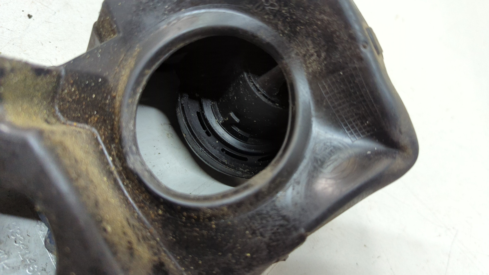 Лючок бензобака