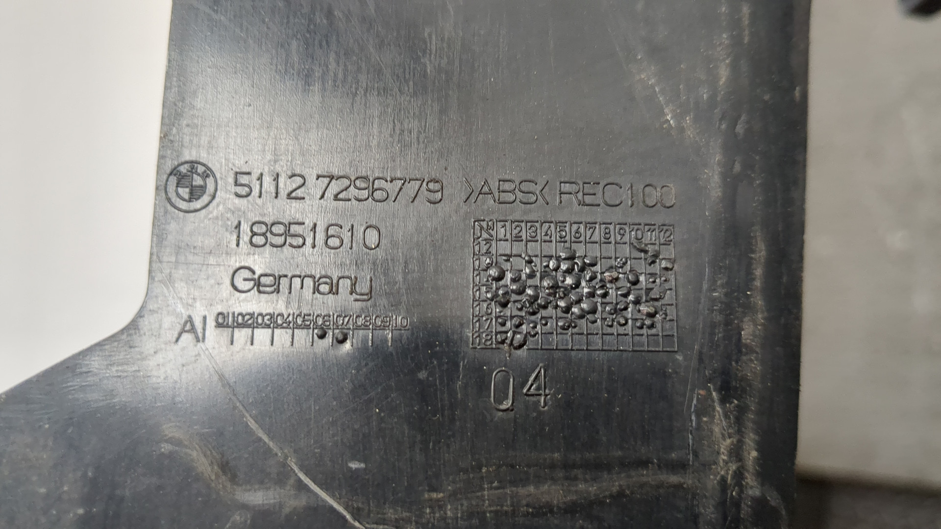 Кронштейн заднего бампера