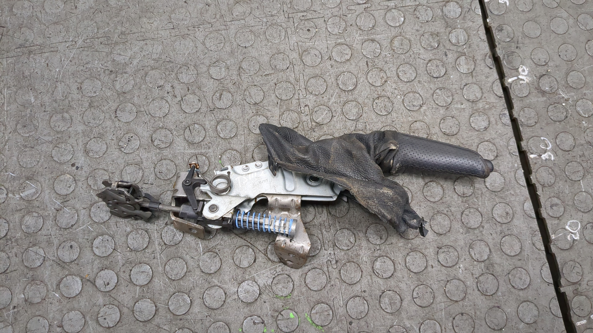 Рычаг стояночного тормоза