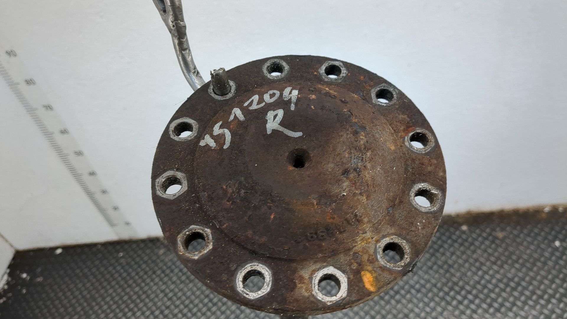 Полуось задняя правая